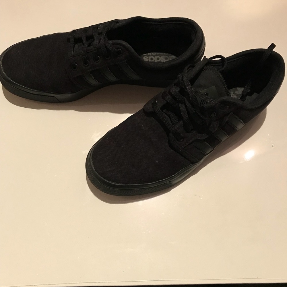 Adidas sz 5.5y / 7W